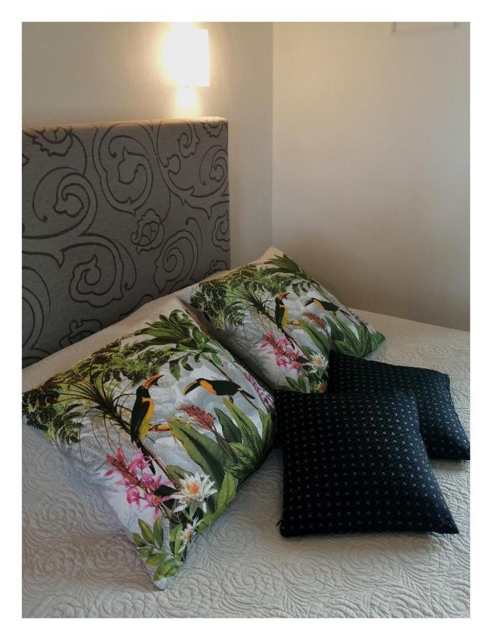 Le Kouloury Hotel Meyronne Bagian luar foto